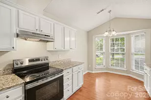 9819 Veronica Dr, Charlotte, NC 28215 - Photo 6