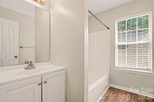 9819 Veronica Dr, Charlotte, NC 28215 - Photo 14
