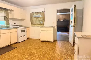206 Railroad St, Mooresboro, NC 28114 - Photo 22