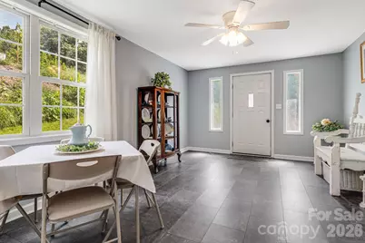 303 Hunter Street, Burnsville, NC 28714 - Photo 8