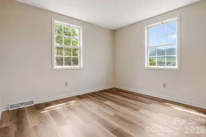 303 Hunter Street, Burnsville, NC 28714 - Photo 16