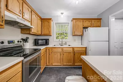 303 Hunter Street, Burnsville, NC 28714 - Photo 4