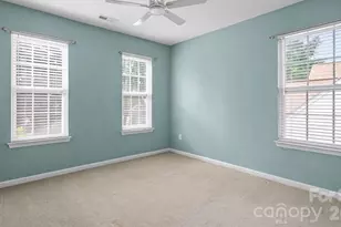2429 Oakdale Creek Ln, Charlotte, NC 28216 - Photo 26