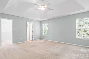 2429 Oakdale Creek Ln, Charlotte, NC 28216 - Photo 20