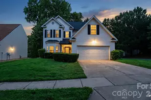 2429 Oakdale Creek Ln, Charlotte, NC 28216 - Photo 32
