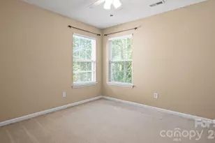 2429 Oakdale Creek Ln, Charlotte, NC 28216 - Photo 24