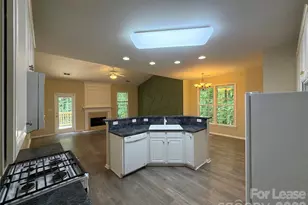 3100 Arklow Rd, Charlotte, NC 28269 - Photo 12