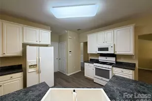 3100 Arklow Rd, Charlotte, NC 28269 - Photo 10