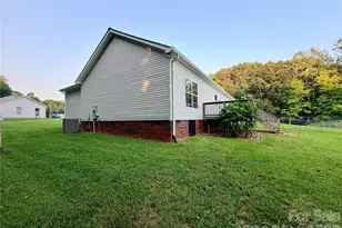1910 Carl Fox Rd, Taylorsville, NC 28681 - Photo 6