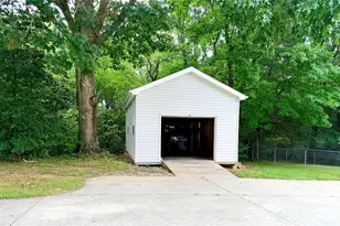 1910 Carl Fox Rd, Taylorsville, NC 28681 - Photo 10