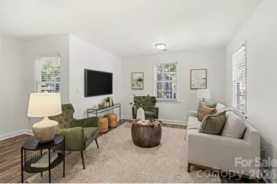 113 N Smallwood Place, Charlotte, NC 28216 - Photo 2