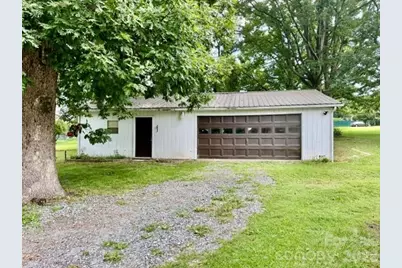 3839 1st Avenue NW, Hickory, NC 28601 - Photo 2