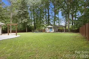7134 Forest Hills Dr, Denver, NC 28037 - Photo 4
