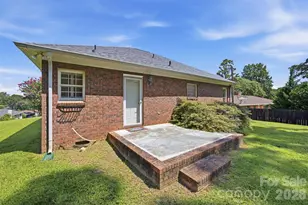 211 Peachtree St, Belmont, NC 28012 - Photo 22