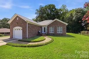 211 Peachtree St, Belmont, NC 28012 - Photo 2