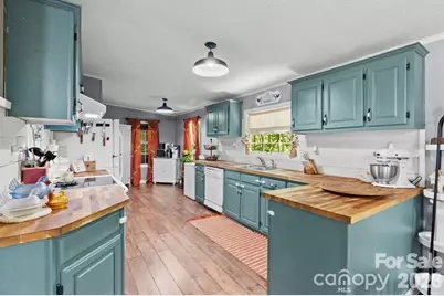 122 Fallswood Court, Hendersonville, NC 28739 - Photo 12