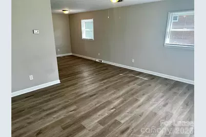 916 W 5th Avenue #A, Lexington, NC 27292 - Photo 2