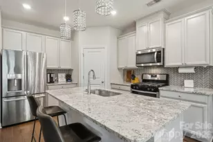 9423 Festival Wy, Charlotte, NC 28215 - Photo 6