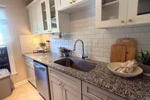 8093 Regent Park Ln, Charlotte, NC 28210 - Photo 2