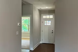 831-A Wynnshire Dr, Hickory, NC 28601 - Photo 4