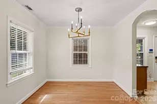3846 Barclay Downs Dr, Charlotte, NC 28209 - Photo 10