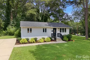 2700 Ravencroft Dr, Charlotte, NC 28208 - Photo 1
