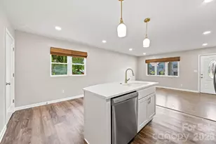 2700 Ravencroft Dr, Charlotte, NC 28208 - Photo 8