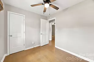 2700 Ravencroft Dr, Charlotte, NC 28208 - Photo 14