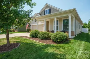 261 Robinwood Ln, Lake Wylie, SC 29710 - Photo 2