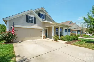 261 Robinwood Ln, Lake Wylie, SC 29710 - Photo 4