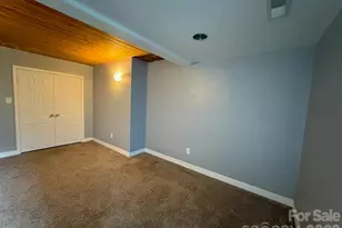201 S Hoskins Rd, Charlotte, NC 28208 - Photo 16