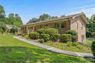 38 Chadwick Wade Dr, Asheville, NC 28804 - Photo 2