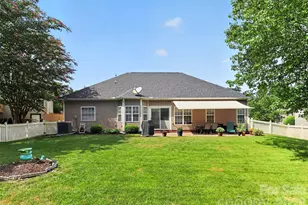 8413 Suttonview Dr, Charlotte, NC 28269 - Photo 32