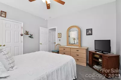 8413 Suttonview Drive, Charlotte, NC 28269 - Photo 26