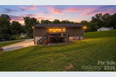 2953 2nd Street Court NW, Hickory, NC 28601 - Photo 2