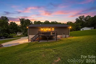 2953 2nd St Ct NW, Hickory, NC 28601 - Photo 2