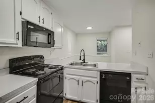 100 Willow Run Dr, Gastonia, NC 28056 - Photo 6