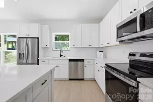 5016 Hoover Dr, Charlotte, NC 28269 - Photo 12