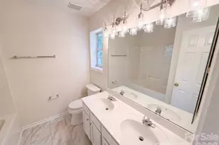4165 Birch Leaf Ct, Charlotte, NC 28215 - Photo 16