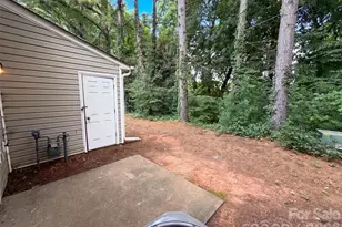 4165 Birch Leaf Ct, Charlotte, NC 28215 - Photo 18