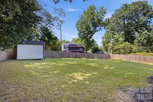 615 Manhasset Rd, Charlotte, NC 28209 - Photo 16