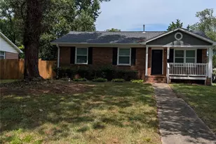 2800 Dalecrest Dr, Charlotte, NC 28269 - Photo 1