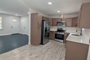 2800 Dalecrest Dr, Charlotte, NC 28269 - Photo 2