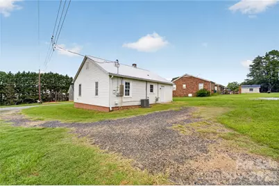 2318 32nd Street NE, Hickory, NC 28601 - Photo 12
