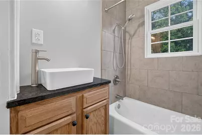 2318 32nd Street NE, Hickory, NC 28601 - Photo 6