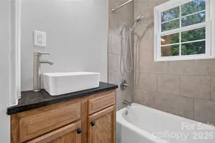 2318 32nd St NE, Hickory, NC 28601 - Photo 6