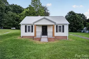 2318 32nd St NE, Hickory, NC 28601 - Photo 1