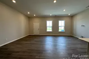 9233 Harwen Ln, Charlotte, NC 28215 - Photo 10