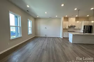 9233 Harwen Ln, Charlotte, NC 28215 - Photo 6