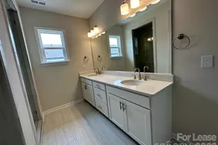 9233 Harwen Ln, Charlotte, NC 28215 - Photo 14